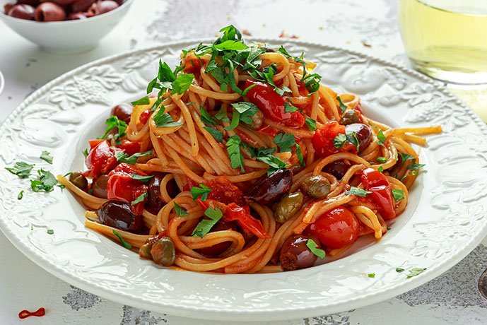 Spaghetti pomodoro olive e capperi - Prof. Nicola Sorrentino